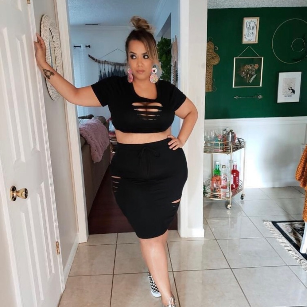 2X Shredded Top and Skirt Set